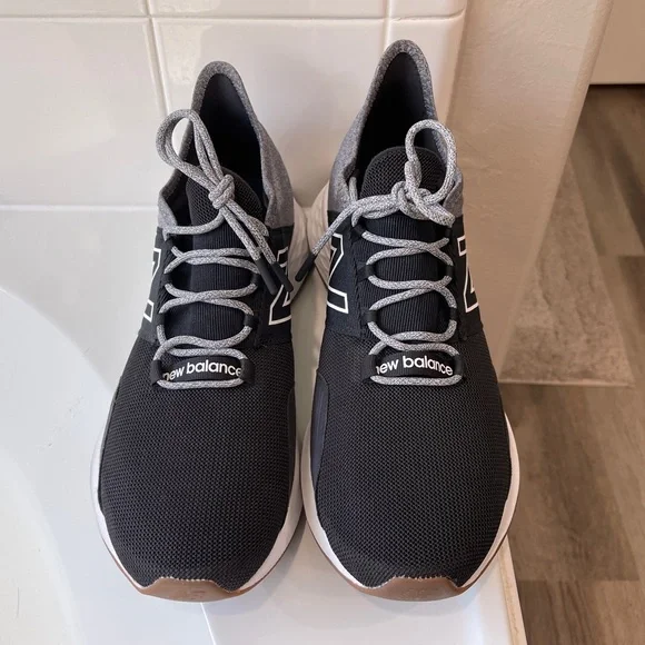 New Balance ROAV V1 Black and Gray Sneakers men’s 14 - Picture 3 of 8